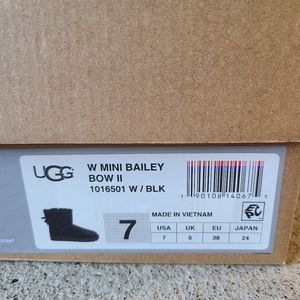 Black Bailey Uggs